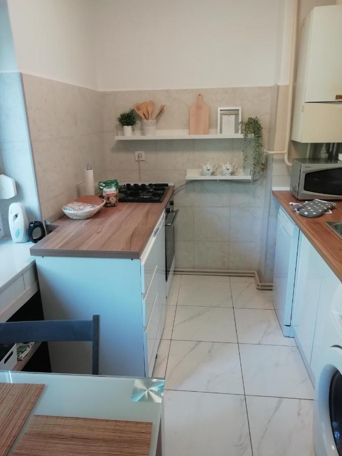 Sarmantni Apartman Malecka Zagreb Eksteriør bilde